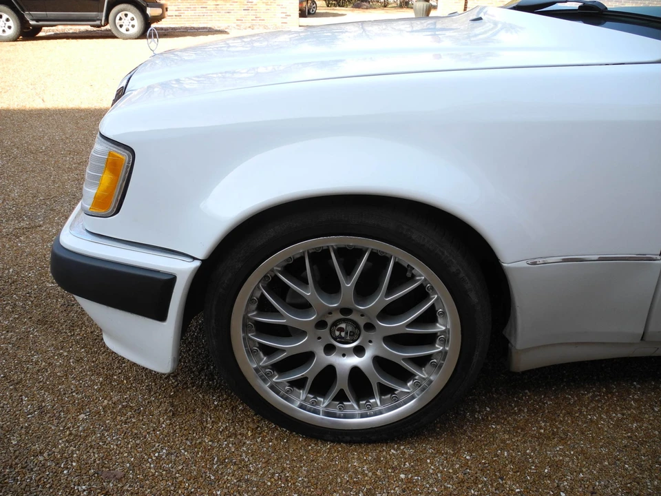 1993 Mercedes-Benz W124 E-Class - Image 21 of 31