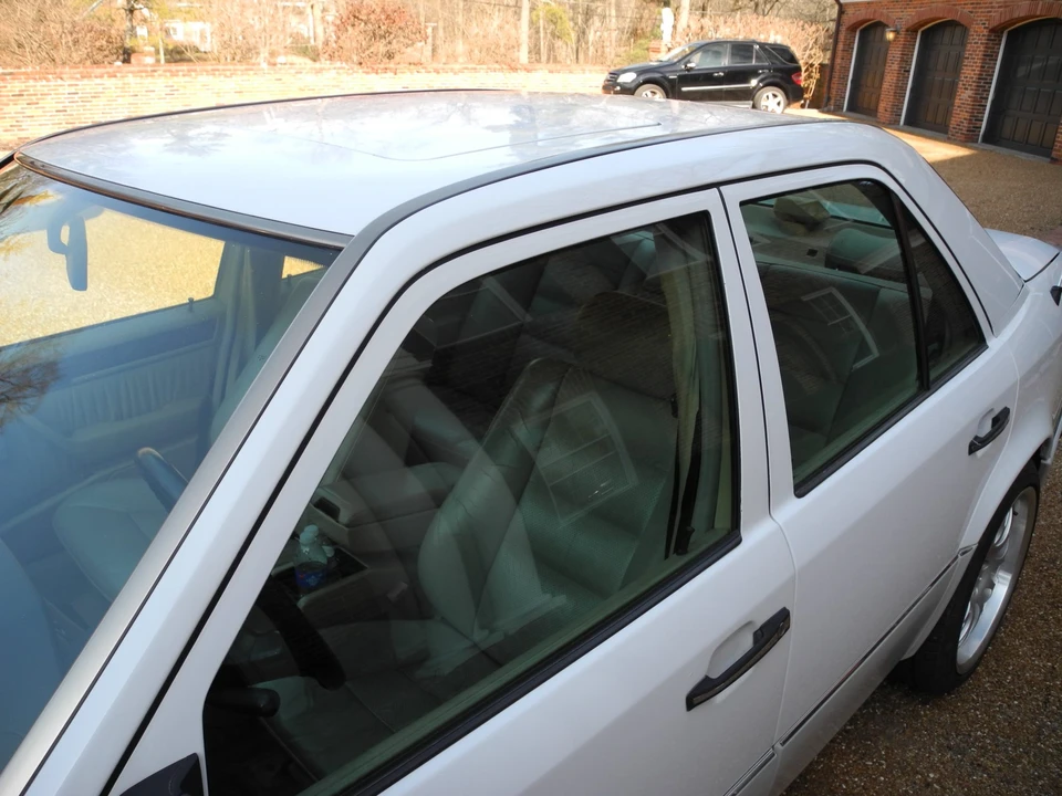 1993 Mercedes-Benz W124 E-Class - Image 27 of 31