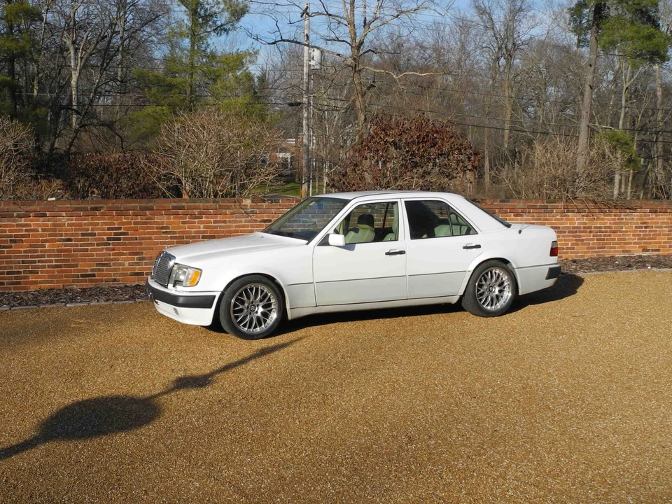 1993 Mercedes-Benz W124 E-Class - Image 5 of 31
