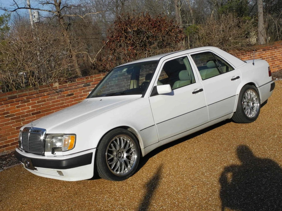 1993 Mercedes-Benz W124 E-Class - Image 4 of 31