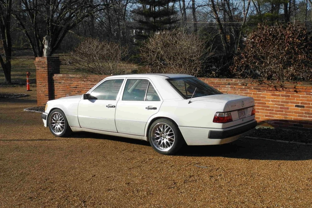 1993 Mercedes-Benz W124 E-Class - Image 10 of 31