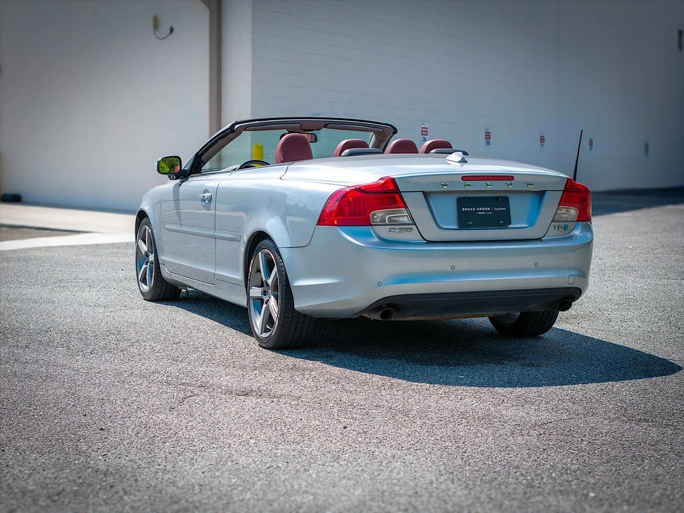 2012 Volvo C70 2nd Gen - Image 16 of 31