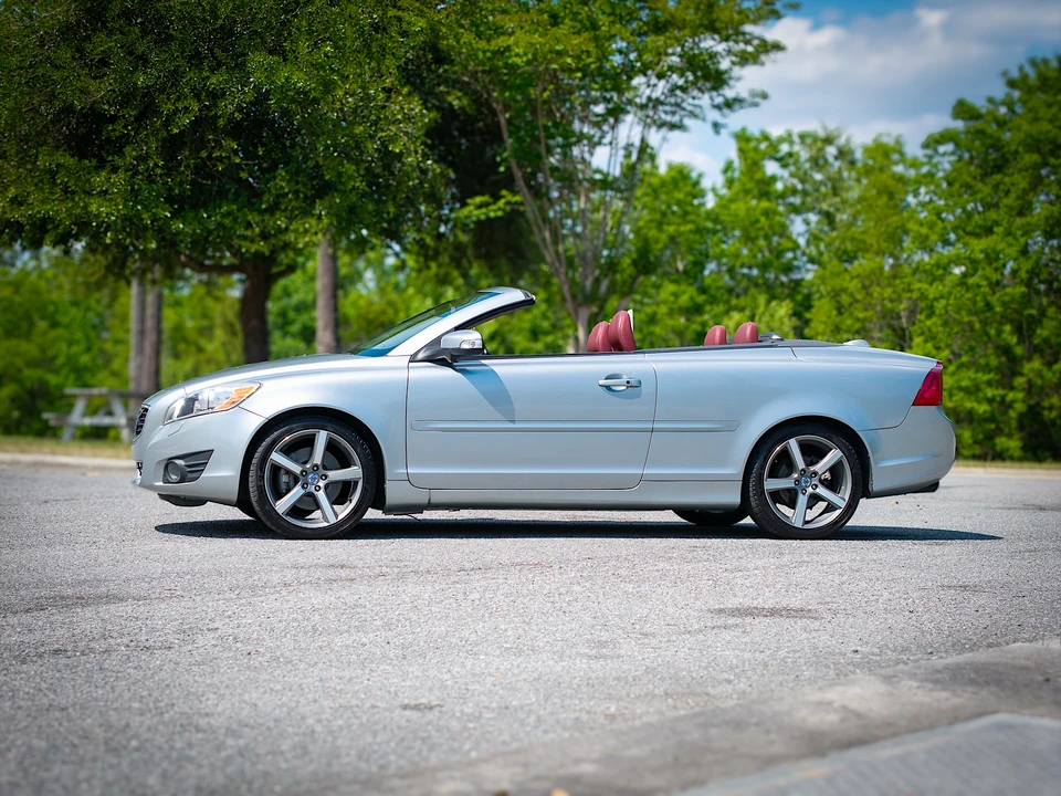 2012 Volvo C70 2nd Gen - Image 15 of 31