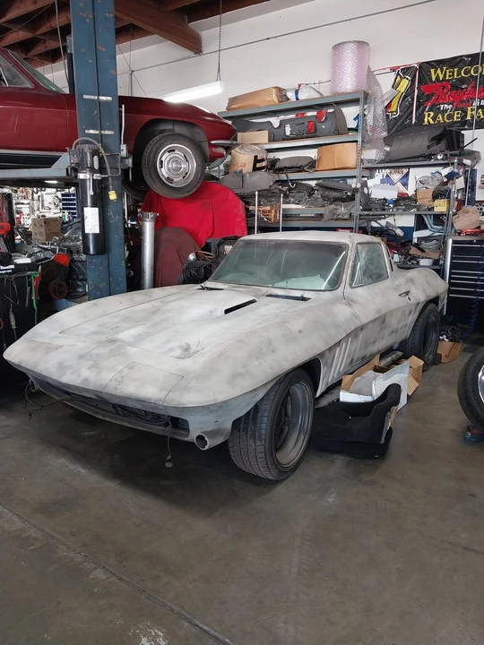 1965 Chevrolet Corvette C2 - Image 3 of 31