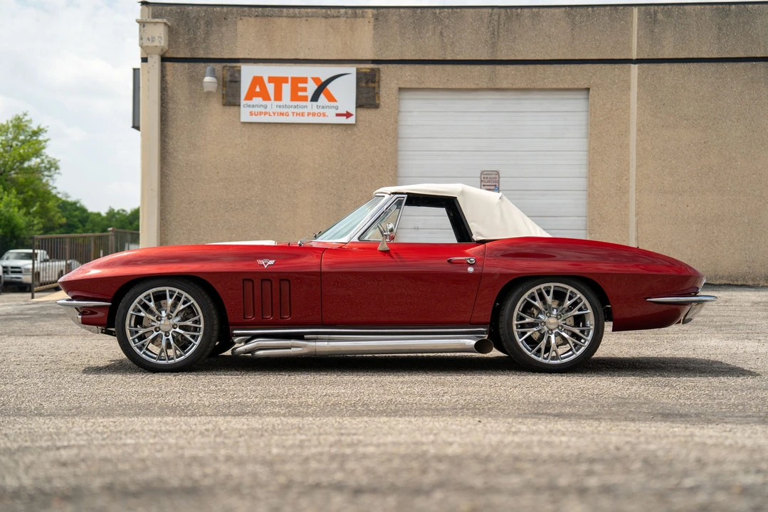 1965 Chevrolet Corvette C2 - Image 9 of 31