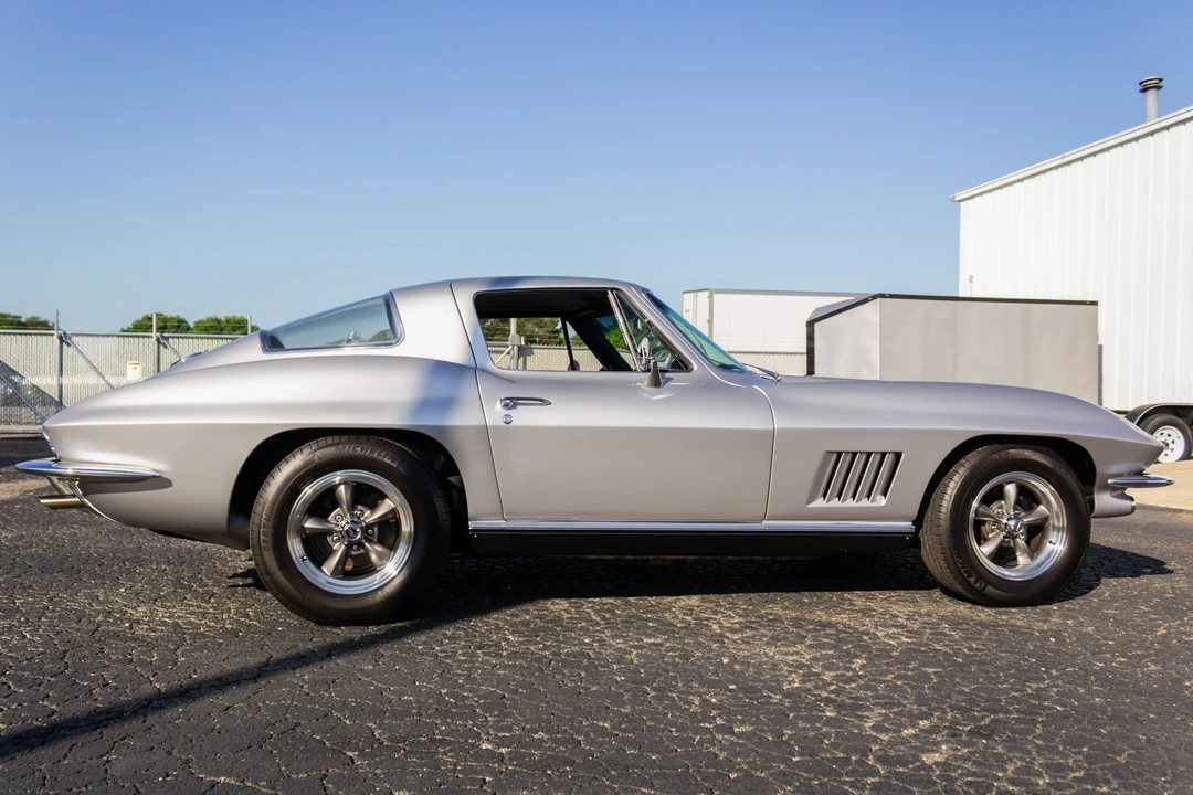 1966 Chevrolet Corvette C2 - Image 8 of 31