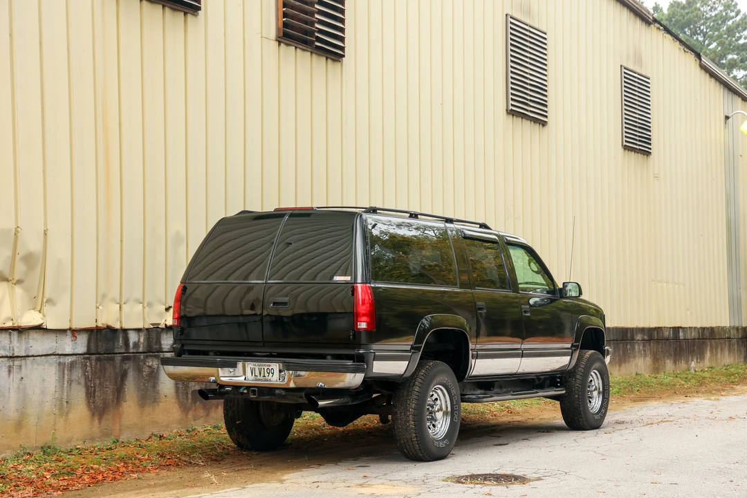 1995 Chevrolet Suburban 8th Gen - Image 18 of 31