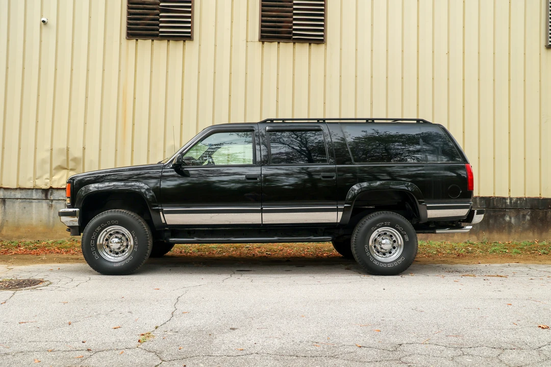1995 Chevrolet Suburban 8th Gen - Image 12 of 31