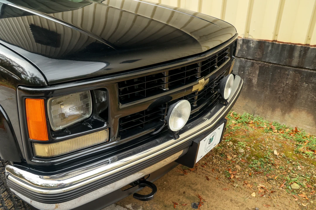 1995 Chevrolet Suburban 8th Gen - Image 21 of 31
