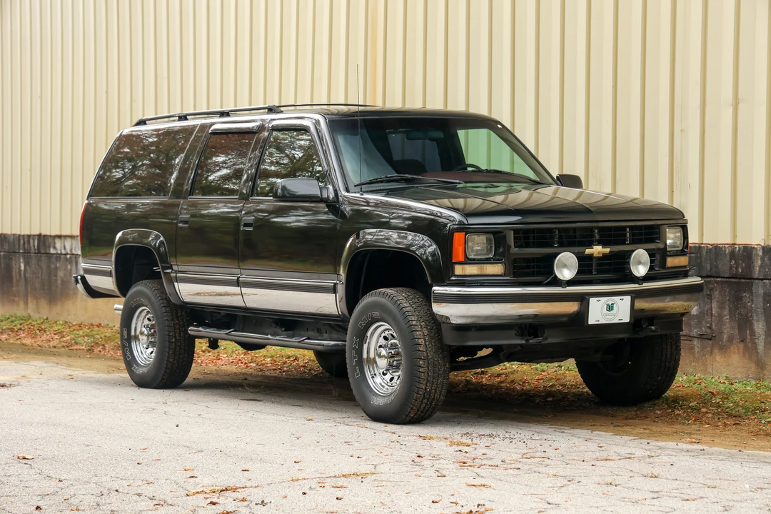 1995 Chevrolet Suburban 8th Gen - Image 3 of 31