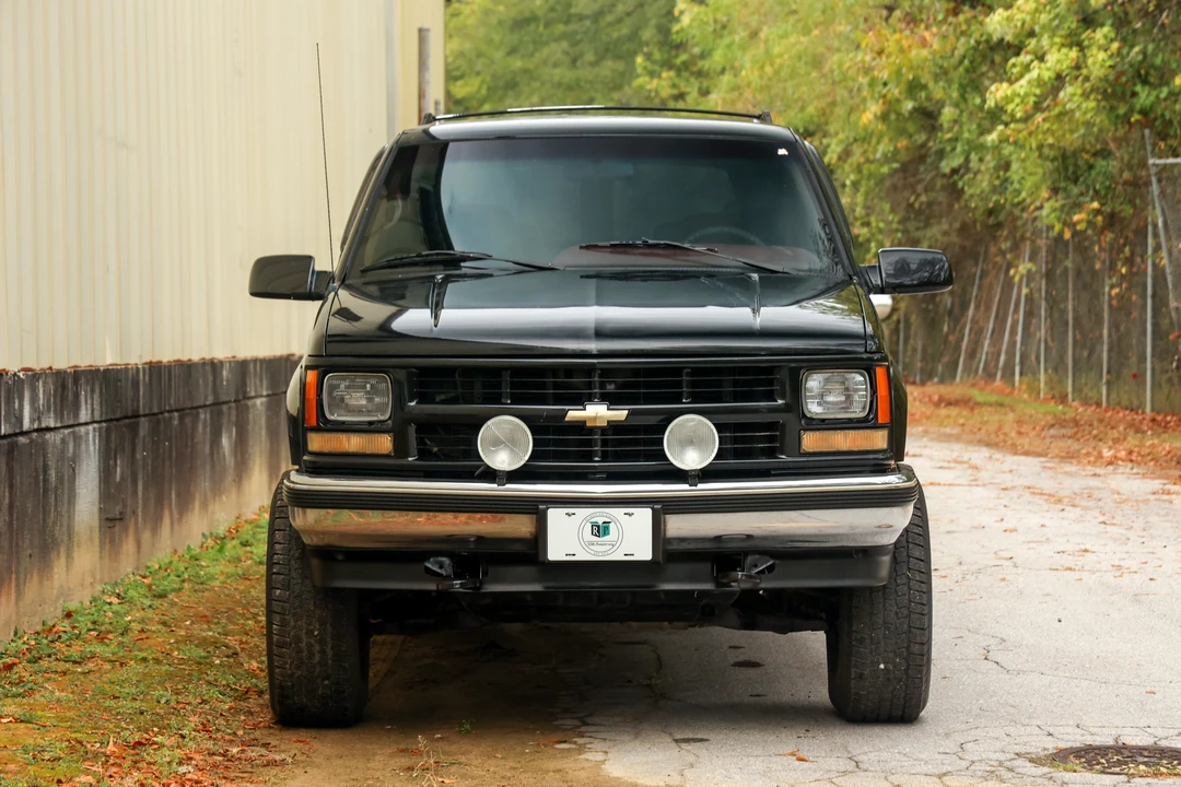1995 Chevrolet Suburban 8th Gen - Image 10 of 31