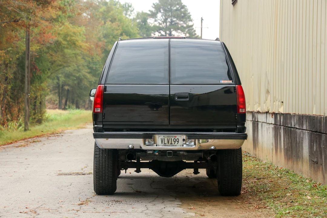 1995 Chevrolet Suburban 8th Gen - Image 17 of 31