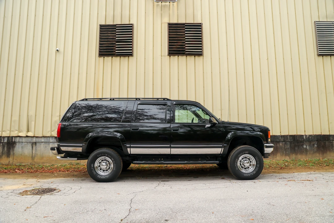 1995 Chevrolet Suburban 8th Gen - Image 5 of 31