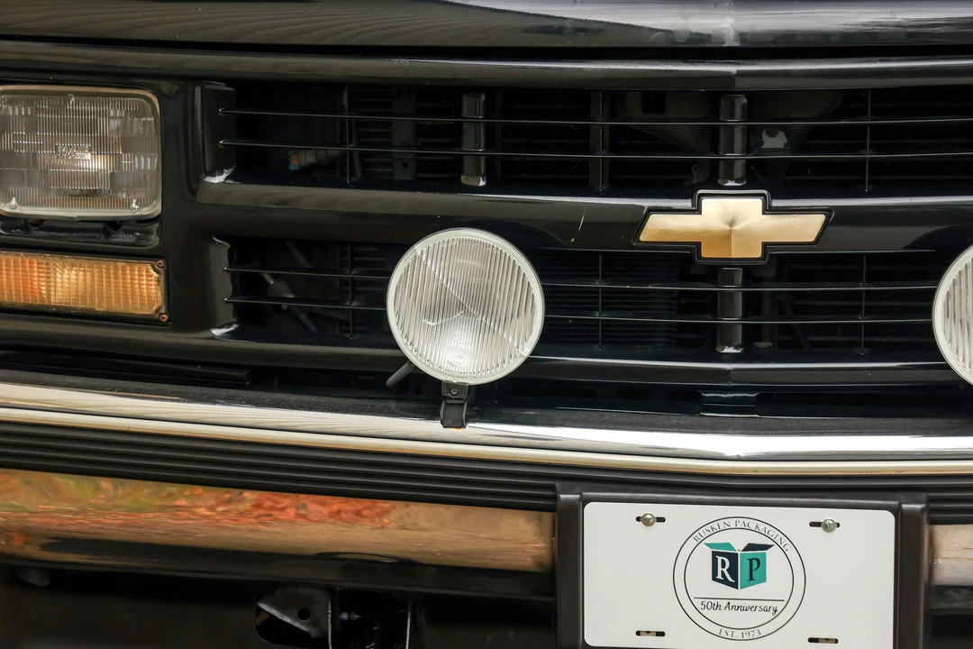1995 Chevrolet Suburban 8th Gen - Image 27 of 31