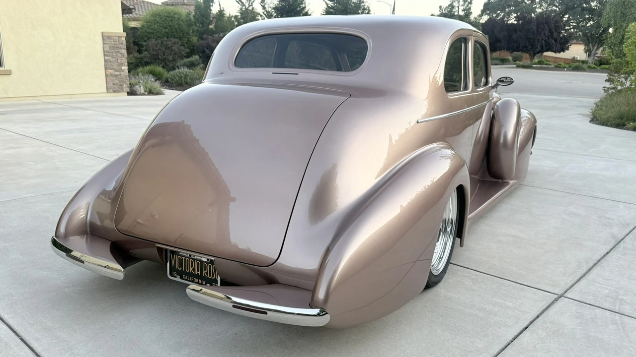 1937 Oldsmobile - Image 10 of 31