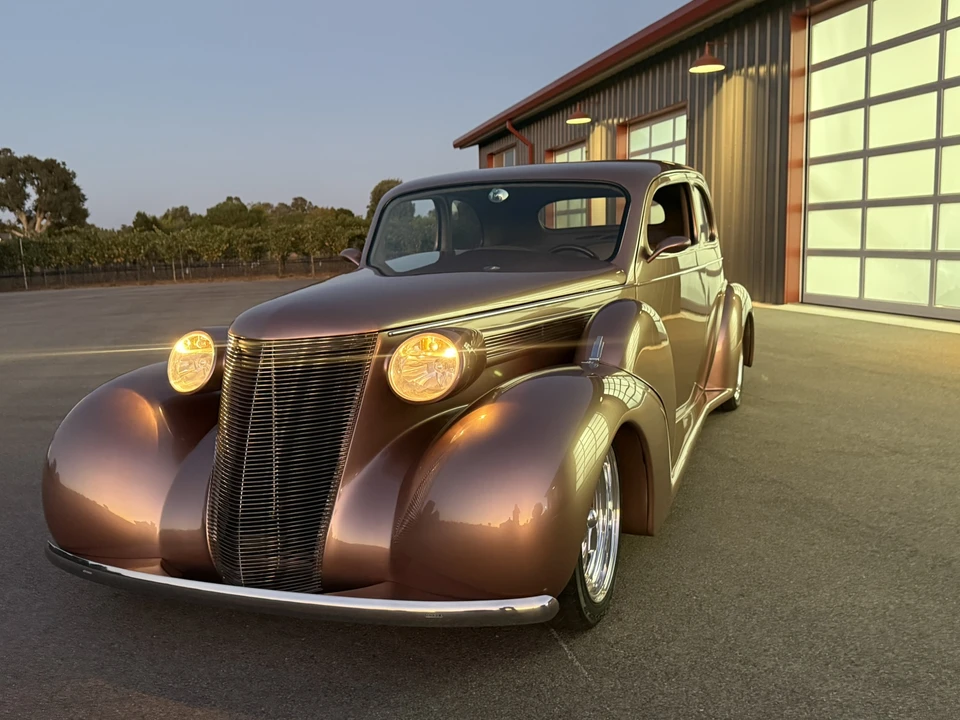 1937 Oldsmobile - Image 2 of 31