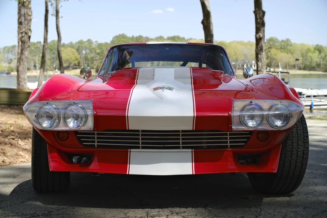 Chevrolet Corvette C2 - Image 13 of 31