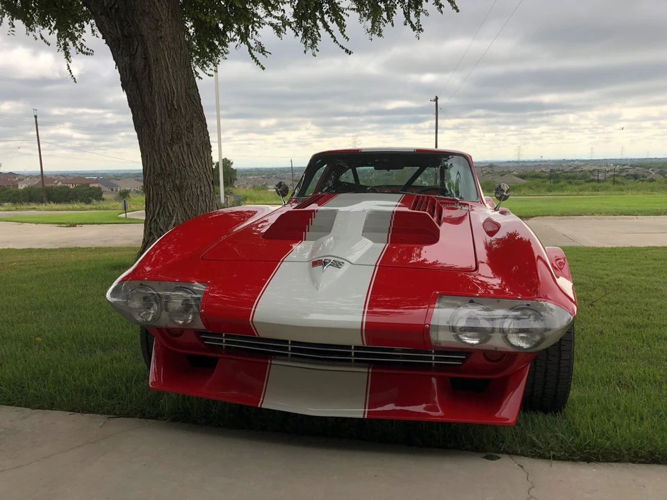 Chevrolet Corvette C2 - Image 15 of 31