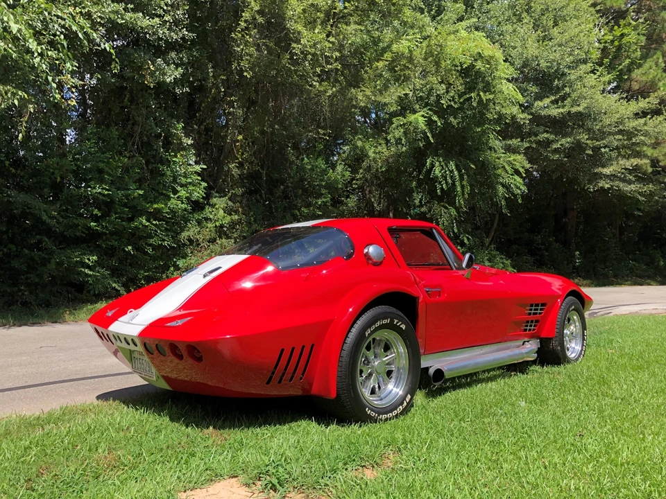 Chevrolet Corvette C2 - Image 10 of 31