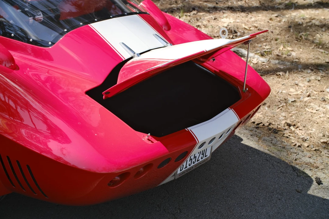 Chevrolet Corvette C2 - Image 21 of 31