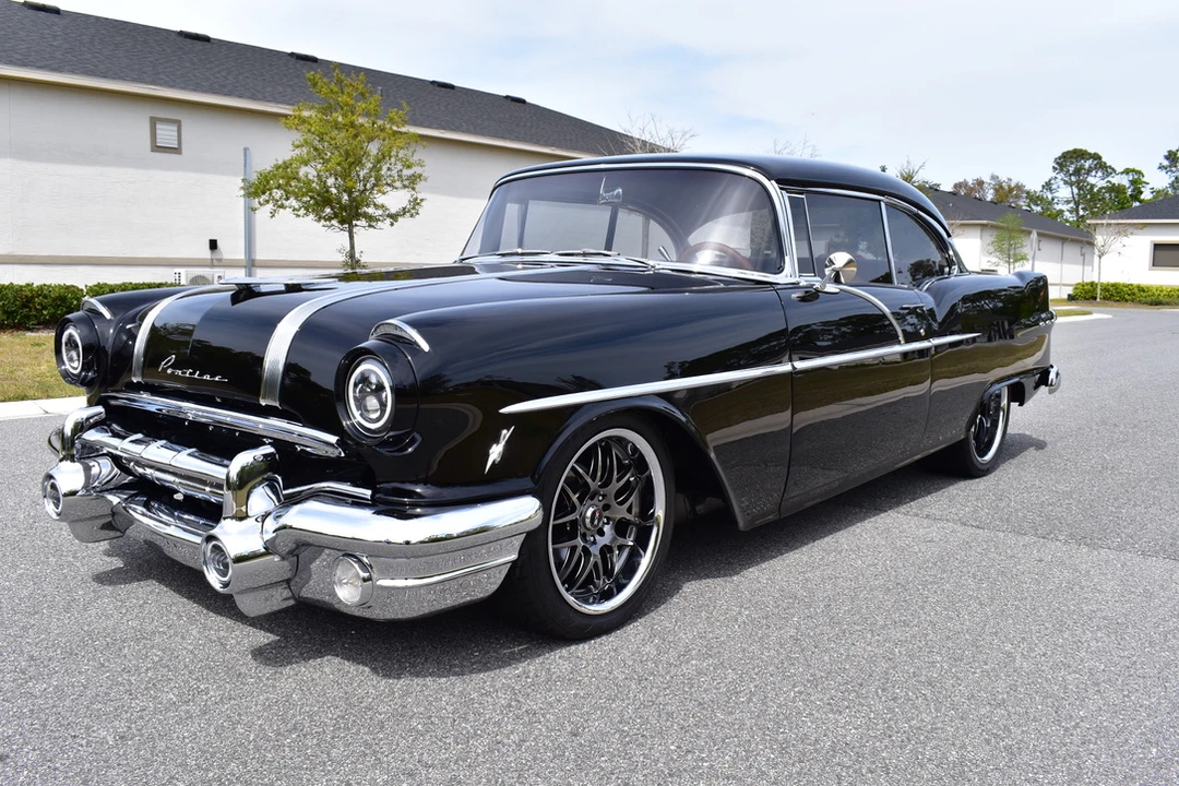 1956 Pontiac Chieftain - Image 9 of 31