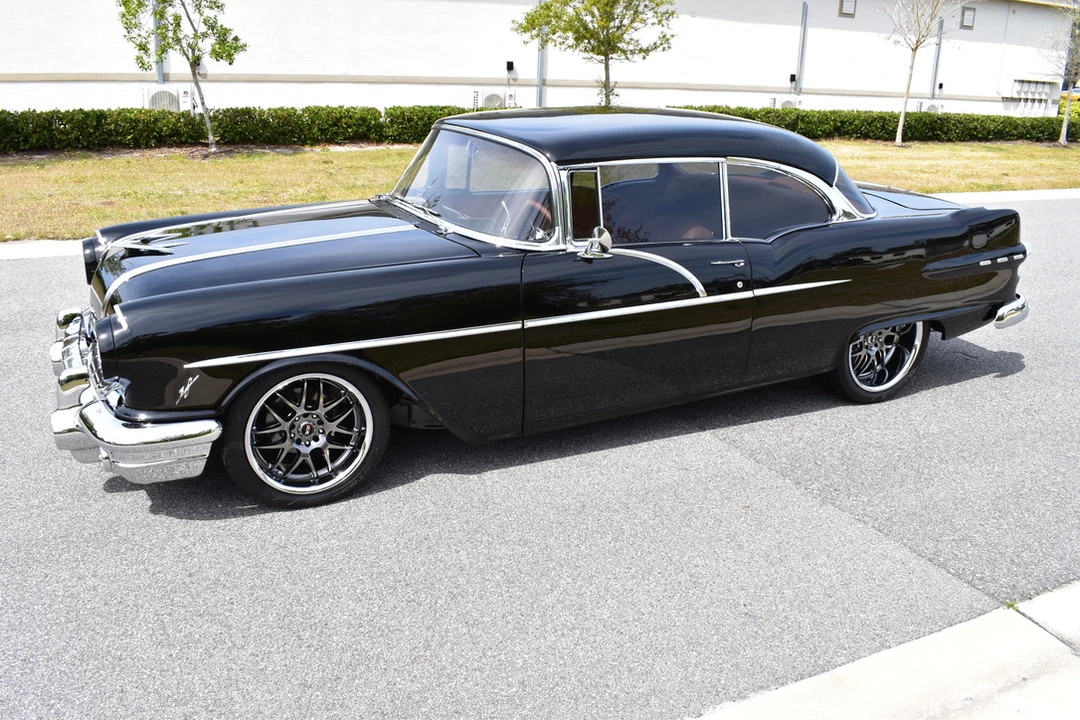 1956 Pontiac Chieftain - Image 2 of 31