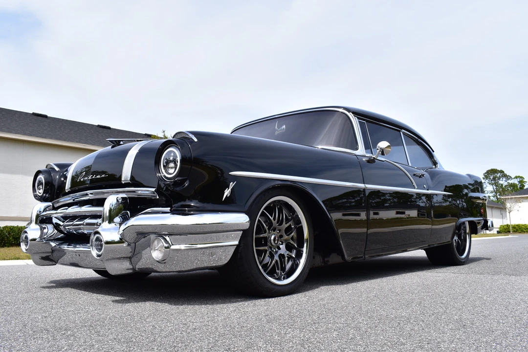 1956 Pontiac Chieftain - Image 10 of 31