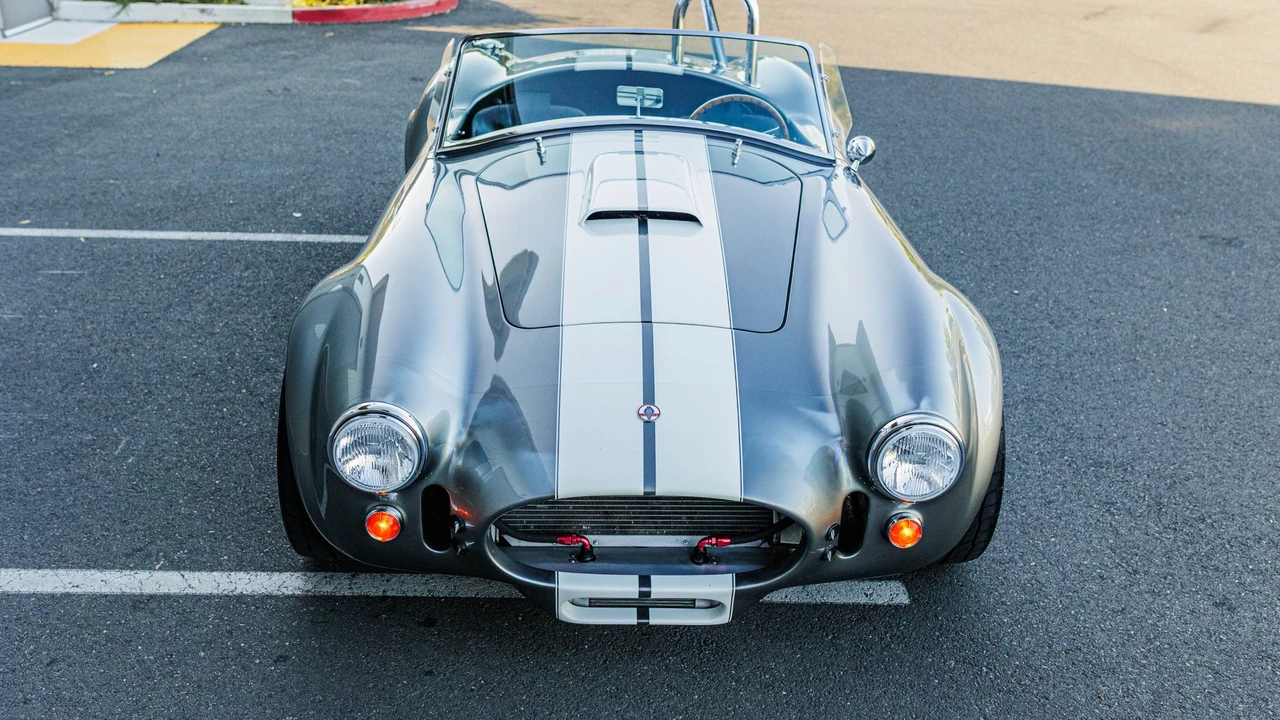 Shelby Cobra Replica - Image 2 of 31