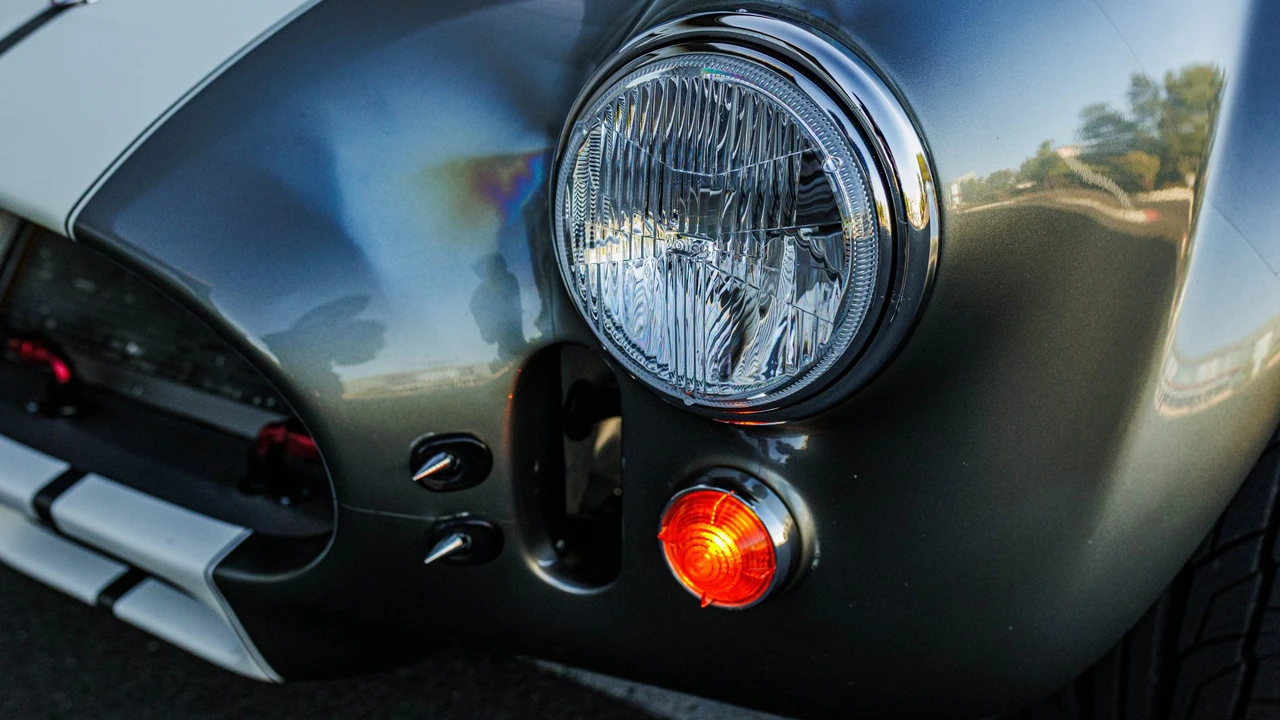 Shelby Cobra Replica - Image 24 of 31