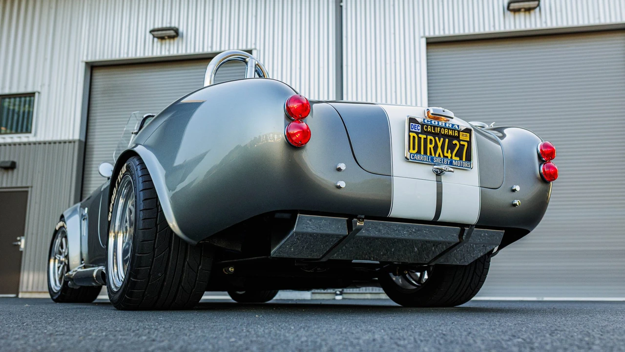 Shelby Cobra Replica - Image 31 of 31