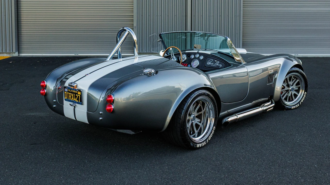 Shelby Cobra Replica - Image 12 of 31