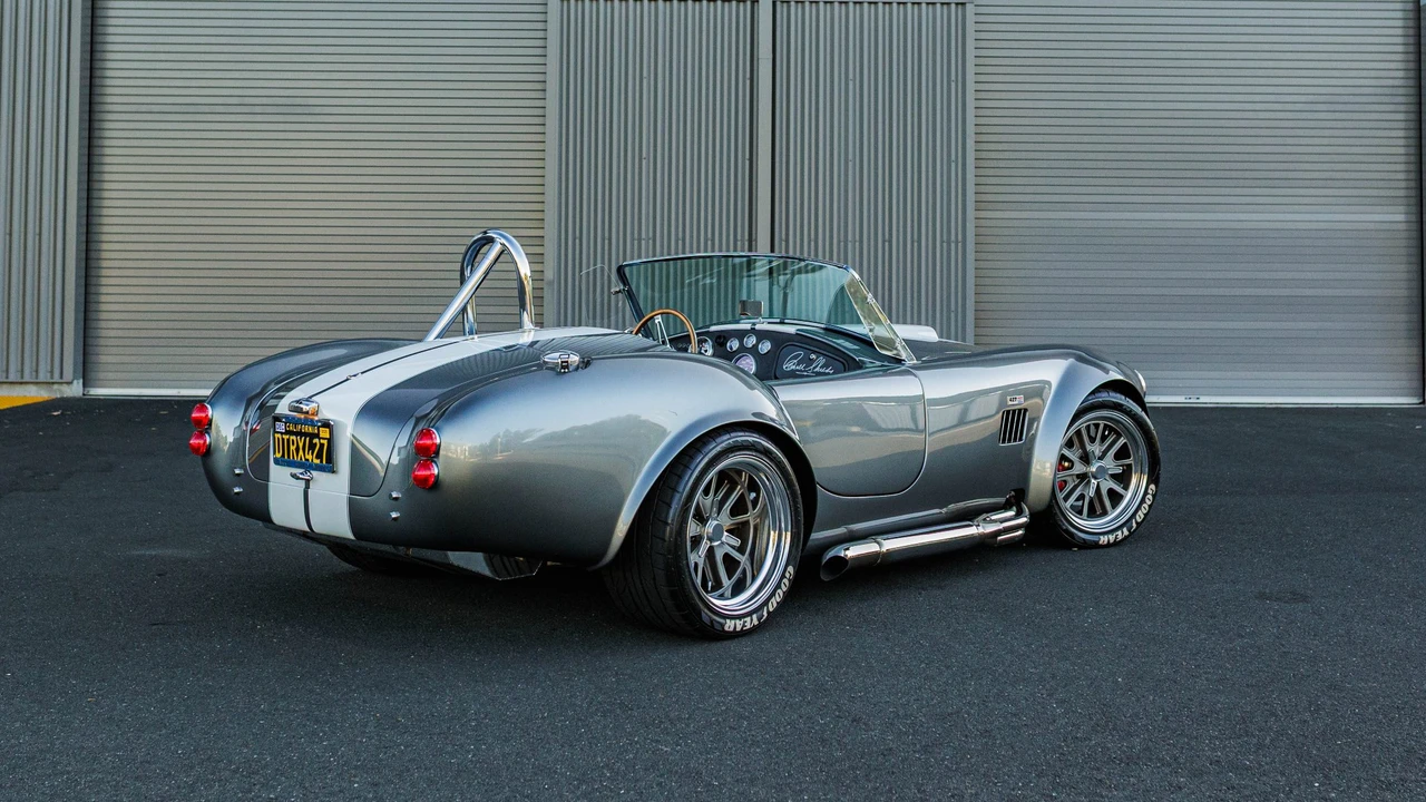 Shelby Cobra Replica - Image 13 of 31