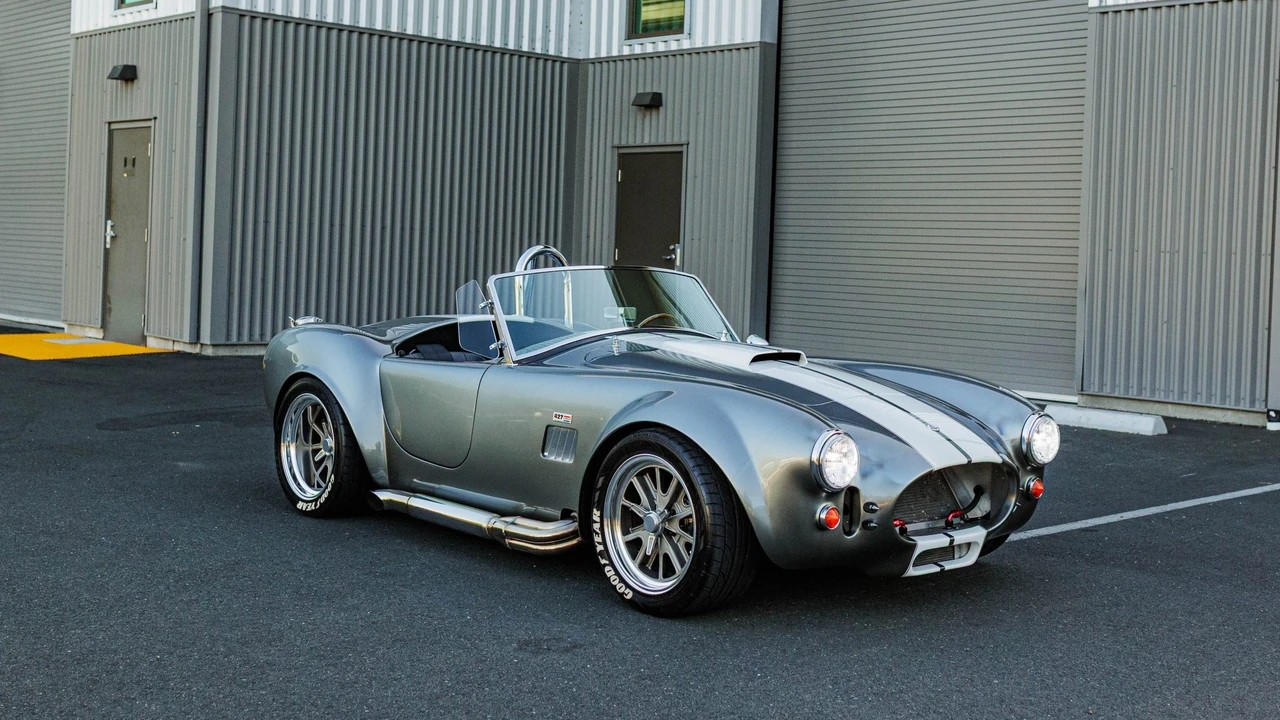 Shelby Cobra Replica - Image 19 of 31