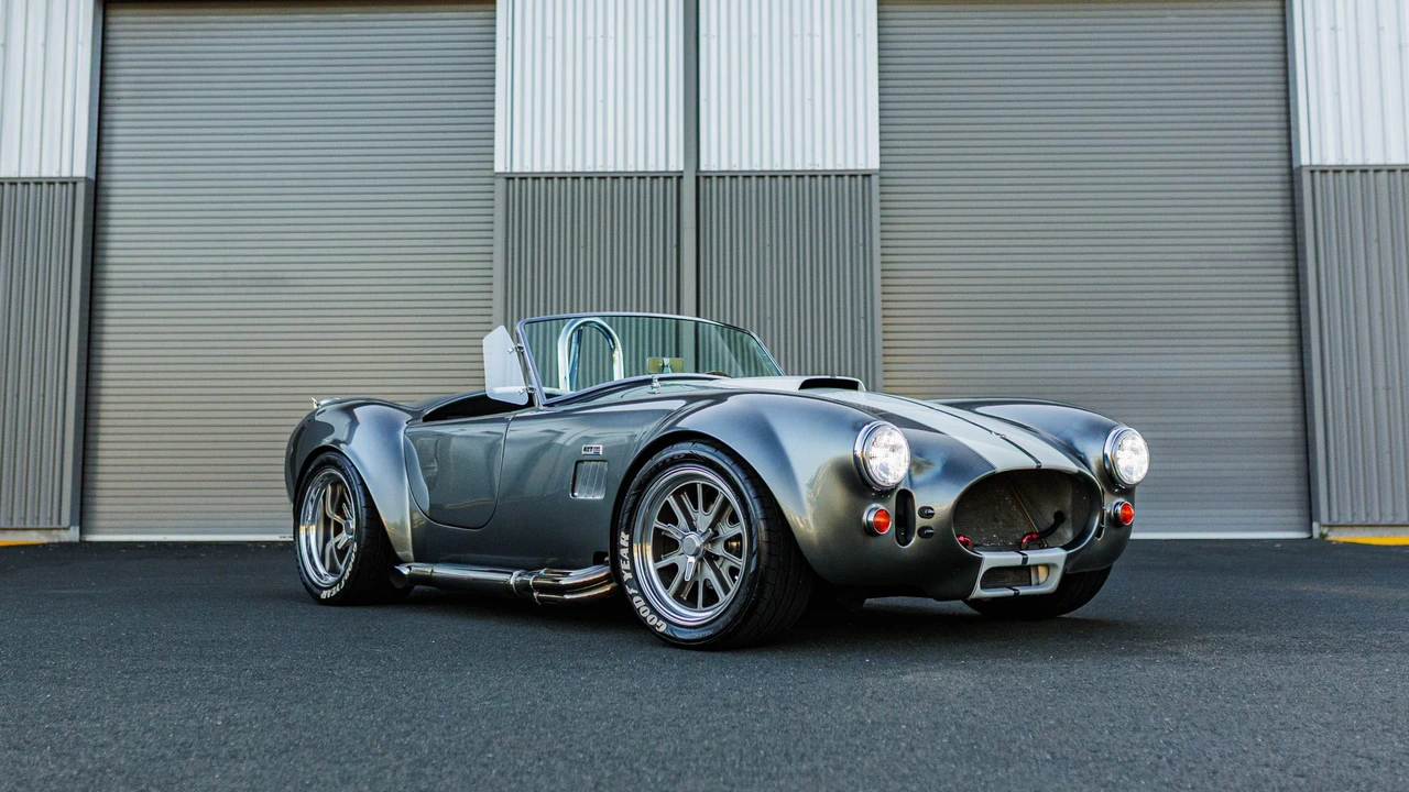Shelby Cobra Replica - Image 21 of 31