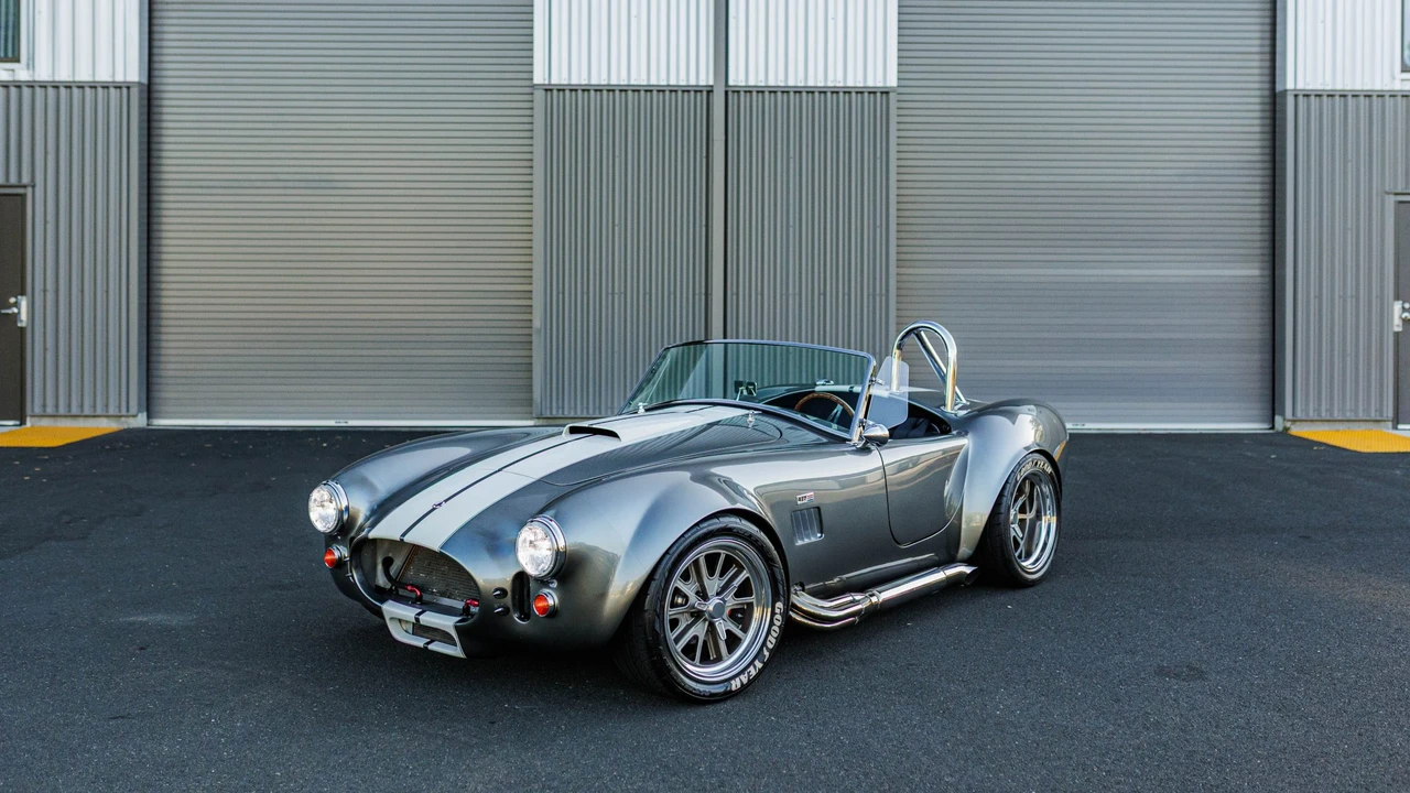 Shelby Cobra Replica - Image 3 of 31