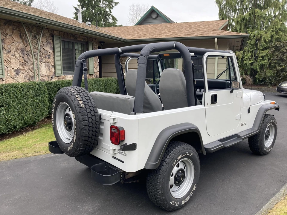 1992 Jeep YJ Wrangler - Image 16 of 31