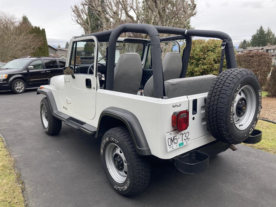 1992 Jeep YJ Wrangler - Image 12 of 31