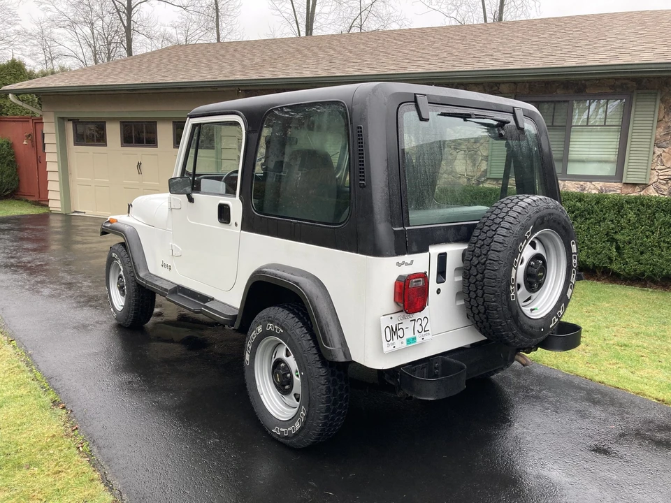 1992 Jeep YJ Wrangler - Image 19 of 31