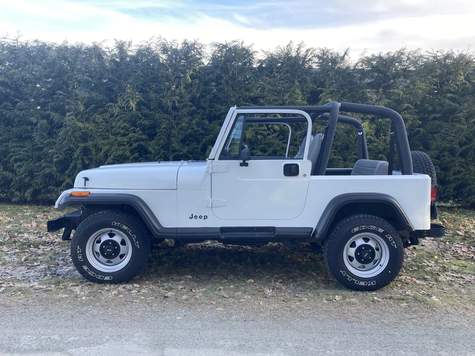 1992 Jeep YJ Wrangler - Image 3 of 31