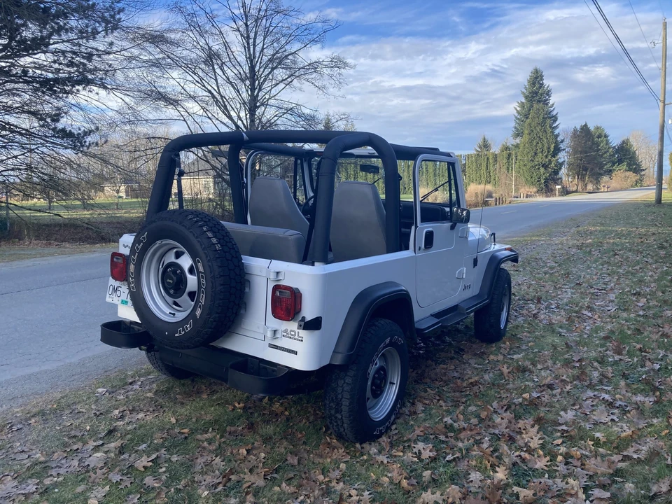1992 Jeep YJ Wrangler - Image 6 of 31