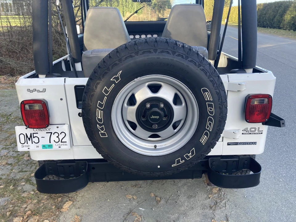 1992 Jeep YJ Wrangler - Image 15 of 31