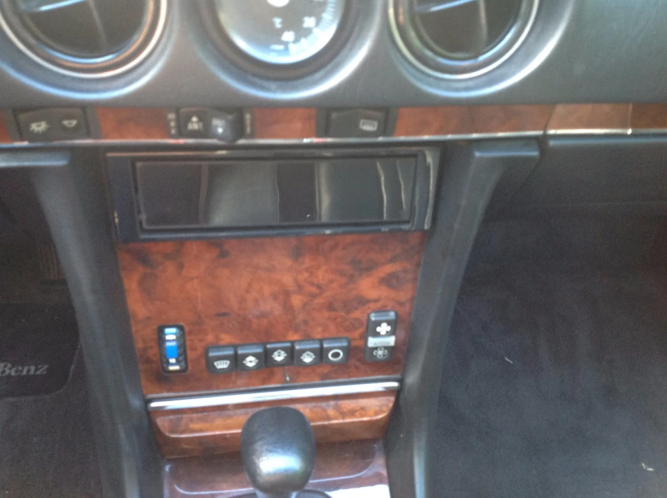 1985 Mercedes-Benz R107 SL-Class - Image 18 of 31