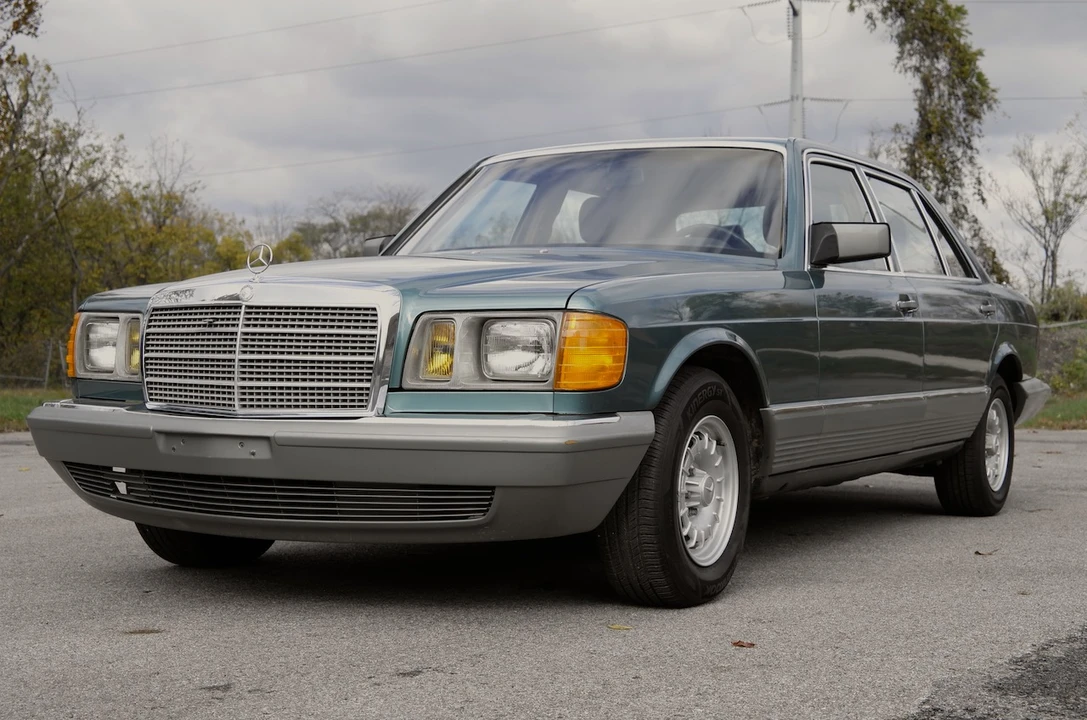 1985 Mercedes-Benz W126 S-Class Sedan - Image 3 of 31