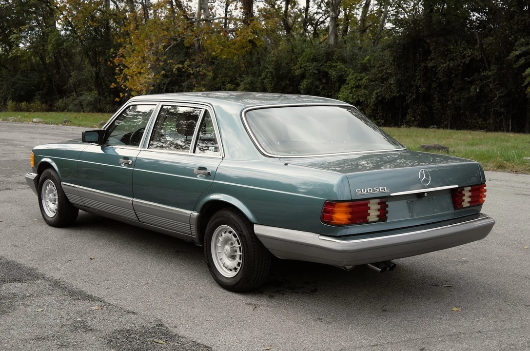 1985 Mercedes-Benz W126 S-Class Sedan - Image 12 of 31