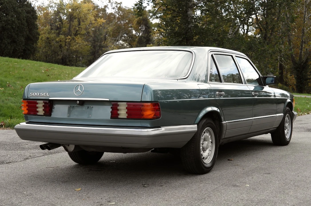 1985 Mercedes-Benz W126 S-Class Sedan - Image 17 of 31