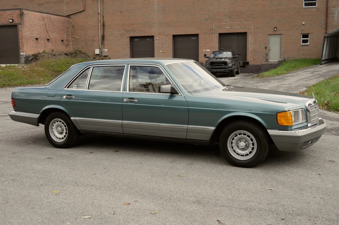 1985 Mercedes-Benz W126 S-Class Sedan - Image 22 of 31
