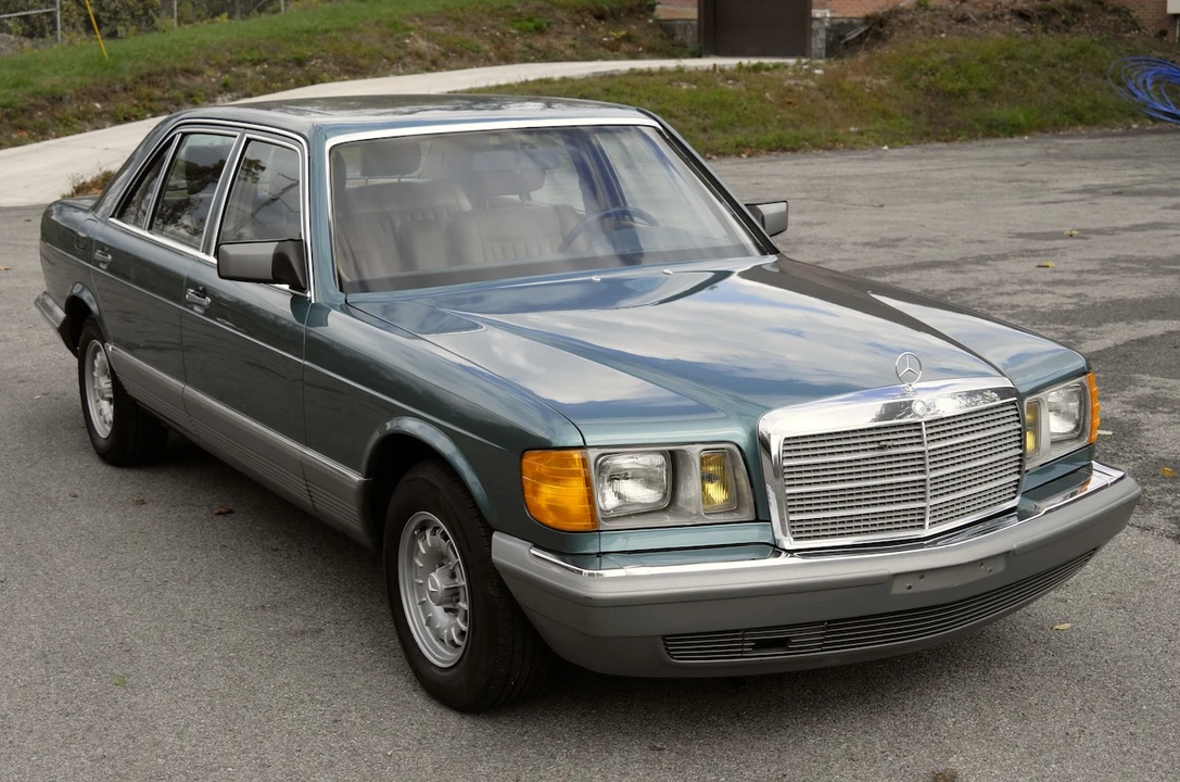 1985 Mercedes-Benz W126 S-Class Sedan - Image 24 of 31