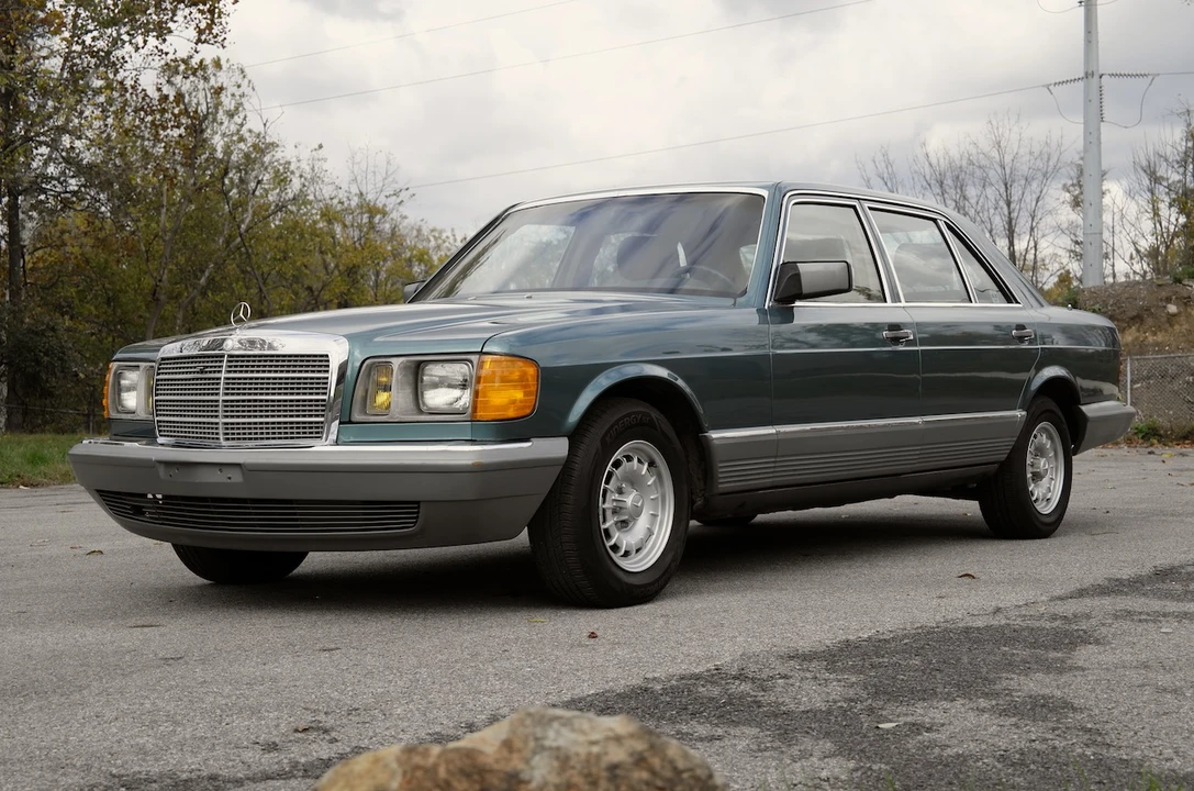 1985 Mercedes-Benz W126 S-Class Sedan - Image 4 of 31