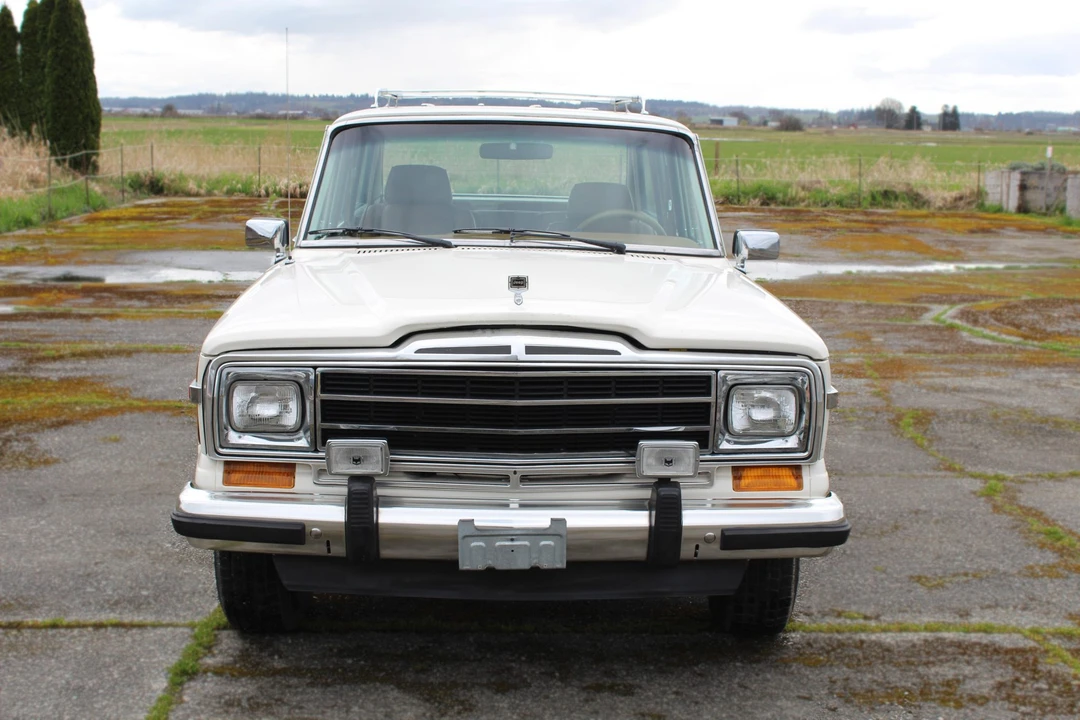 1986 Jeep SJ Grand Wagoneer - Image 11 of 31
