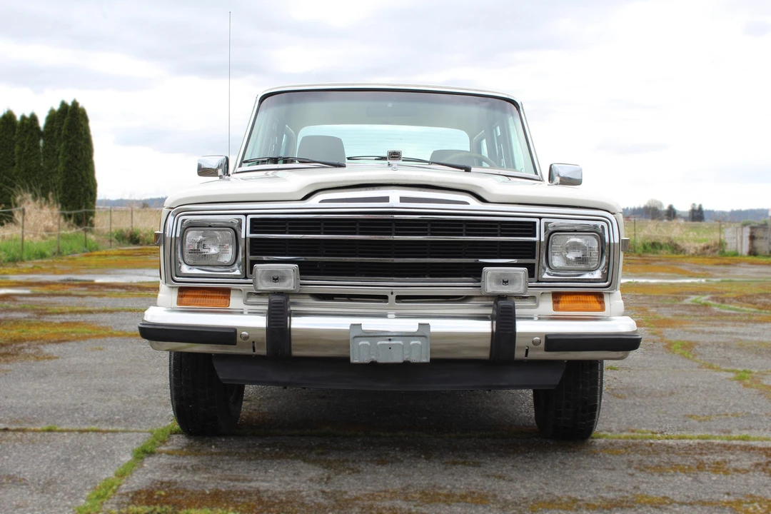 1986 Jeep SJ Grand Wagoneer - Image 12 of 31